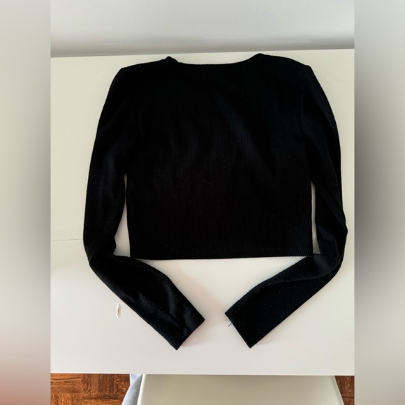 ARDENE CROPPED LONG SLEEVE TSHIRT RIBBED BLACK SIZE SMALL - Picture 4 of 4